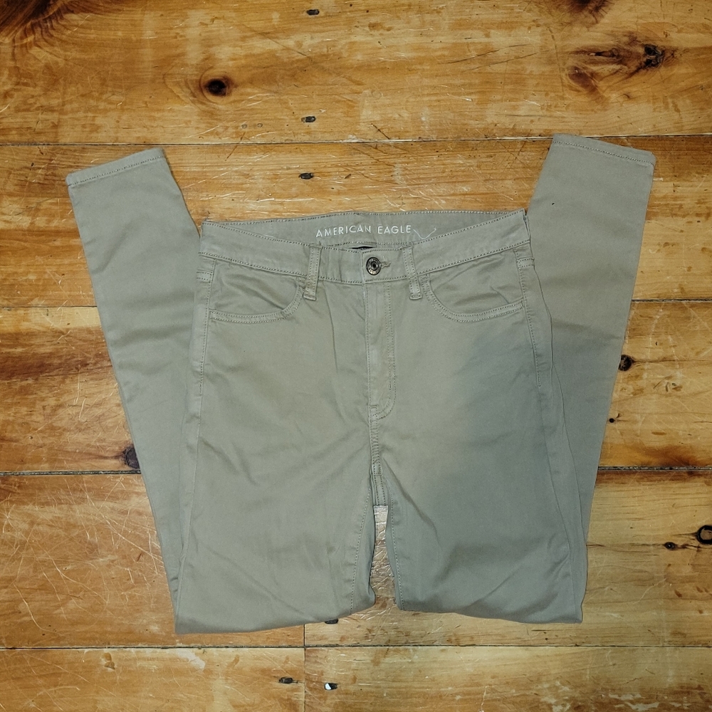 American Eagle Super-Stretch High-Rise Tan Jegging Size 8